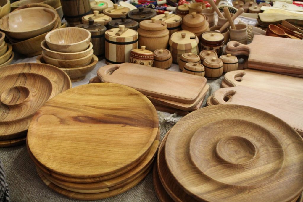 Резная деревянная посуда