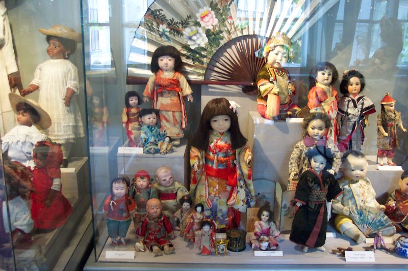 Музей кукол и костюмов в Тампере the Museum of Dolls and Costumes Tampere